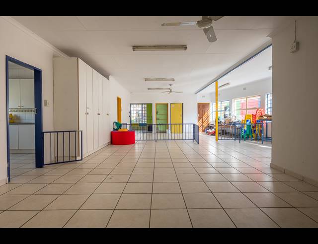 600M² BUILDING FOR SALE IN HURLYVALE